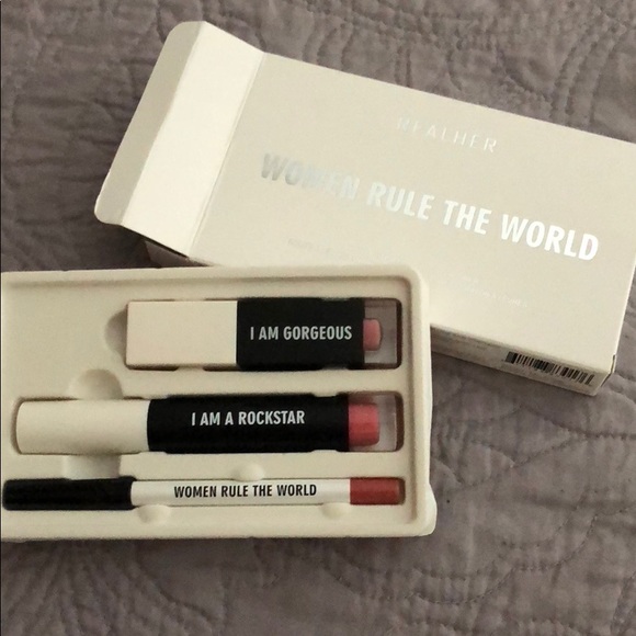 RealHer Other - Women Rule the World Neutral Pink Lip Kit